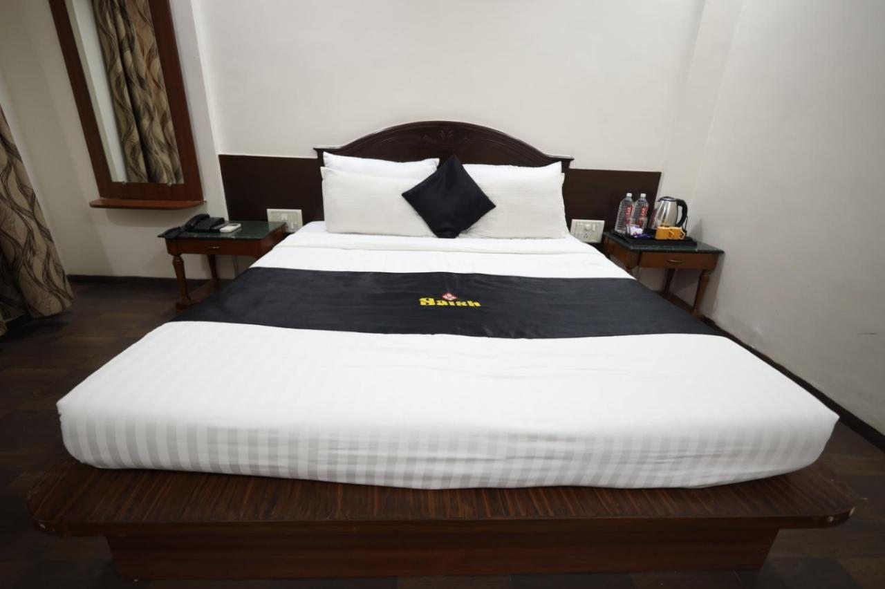 Saish Hotel Ширди Экстерьер фото