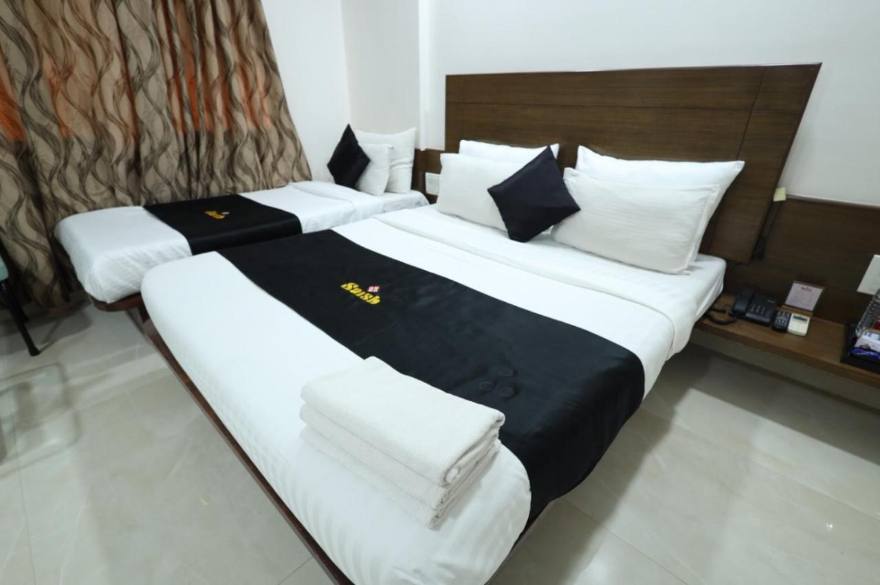 Saish Hotel Ширди Экстерьер фото