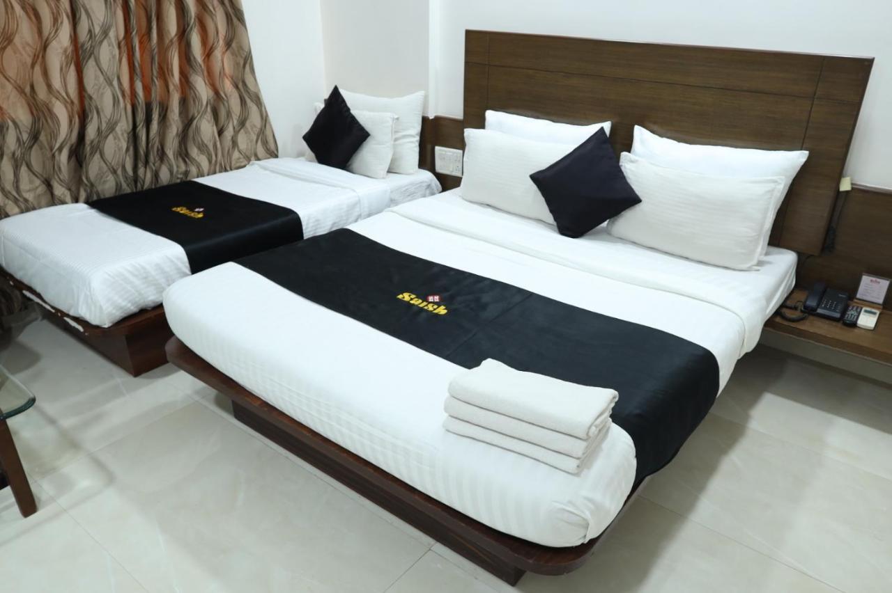 Saish Hotel Ширди Экстерьер фото