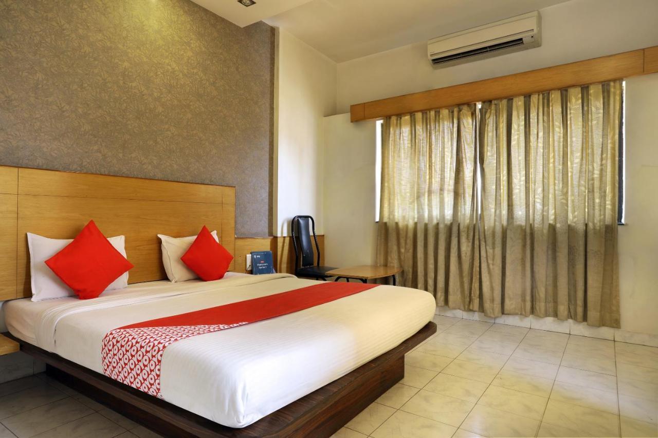 Saish Hotel Ширди Экстерьер фото