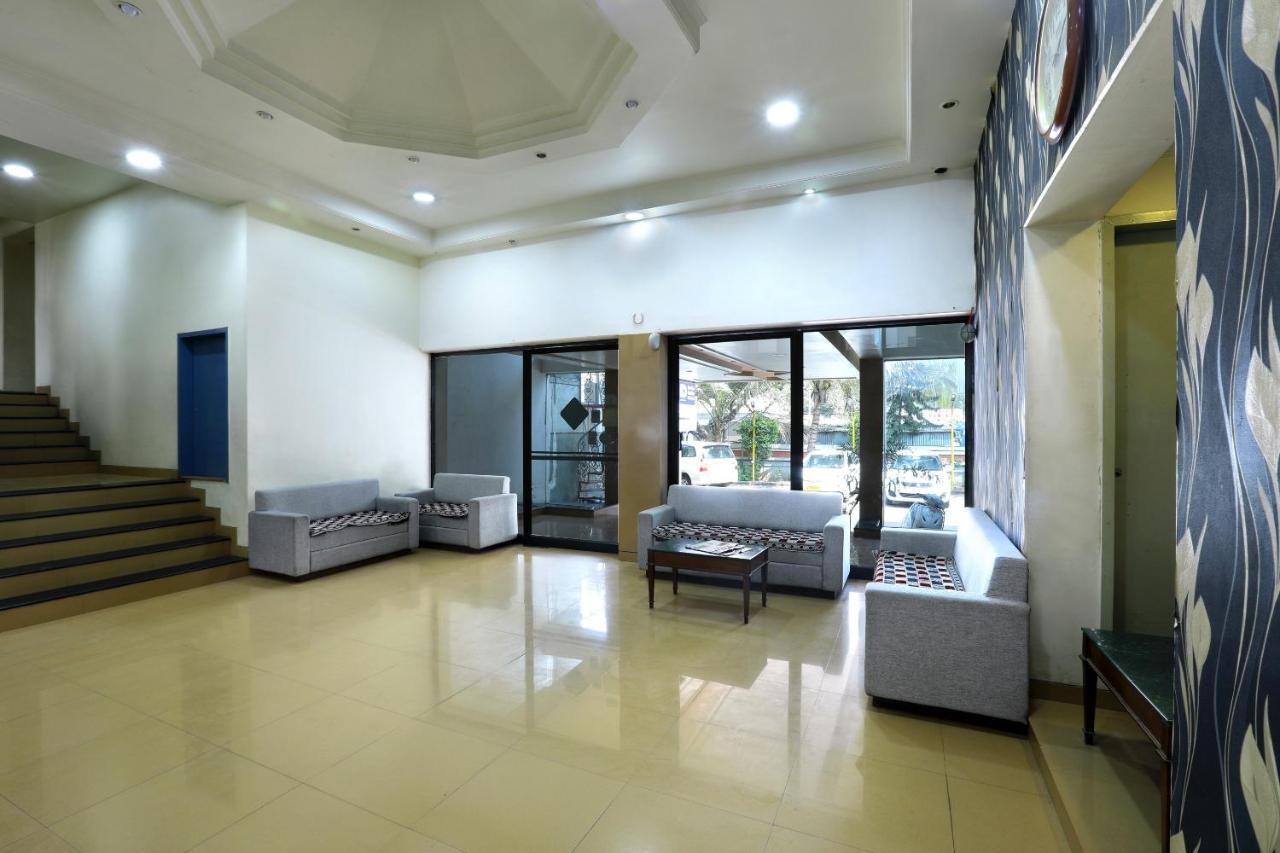 Saish Hotel Ширди Экстерьер фото