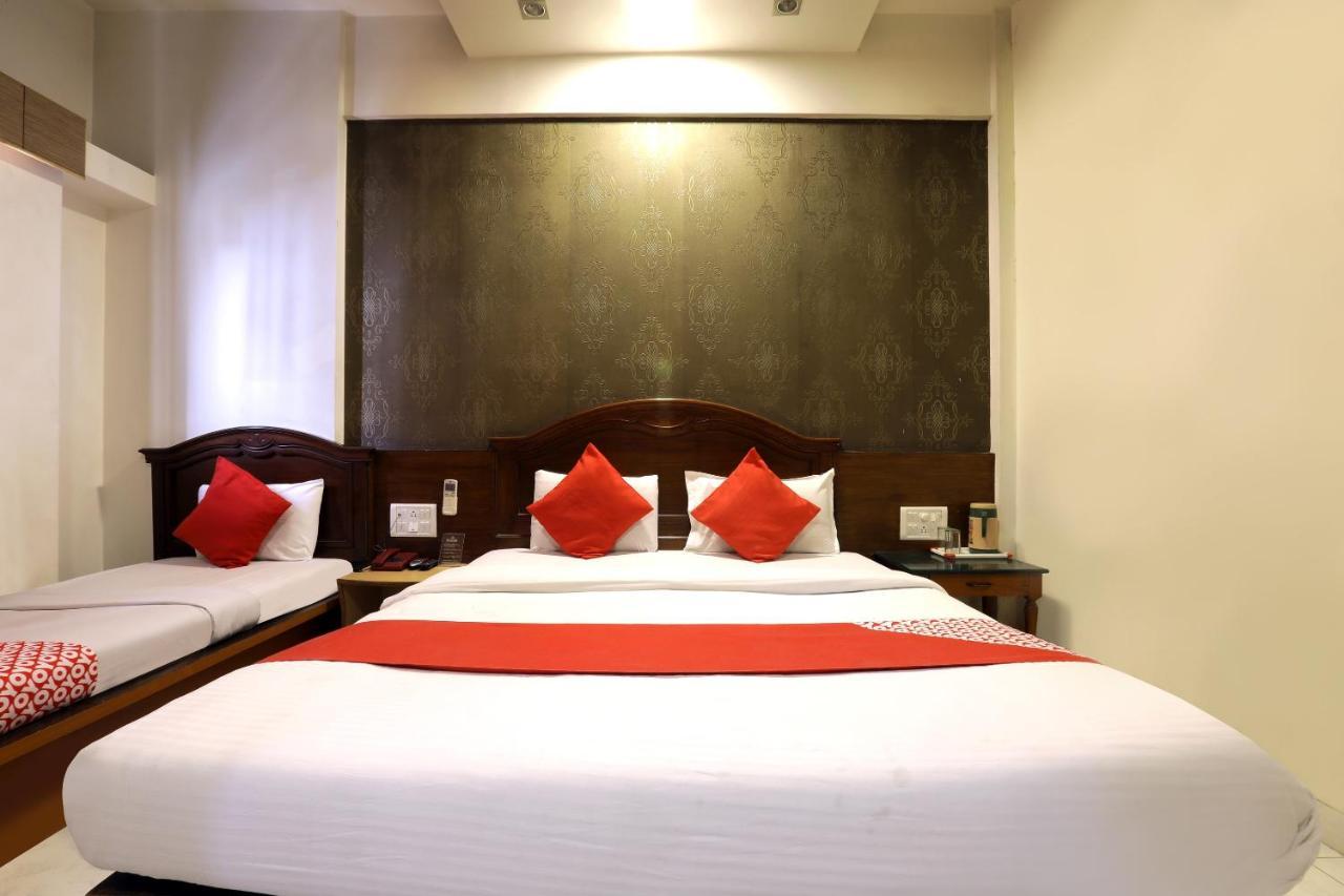 Saish Hotel Ширди Экстерьер фото