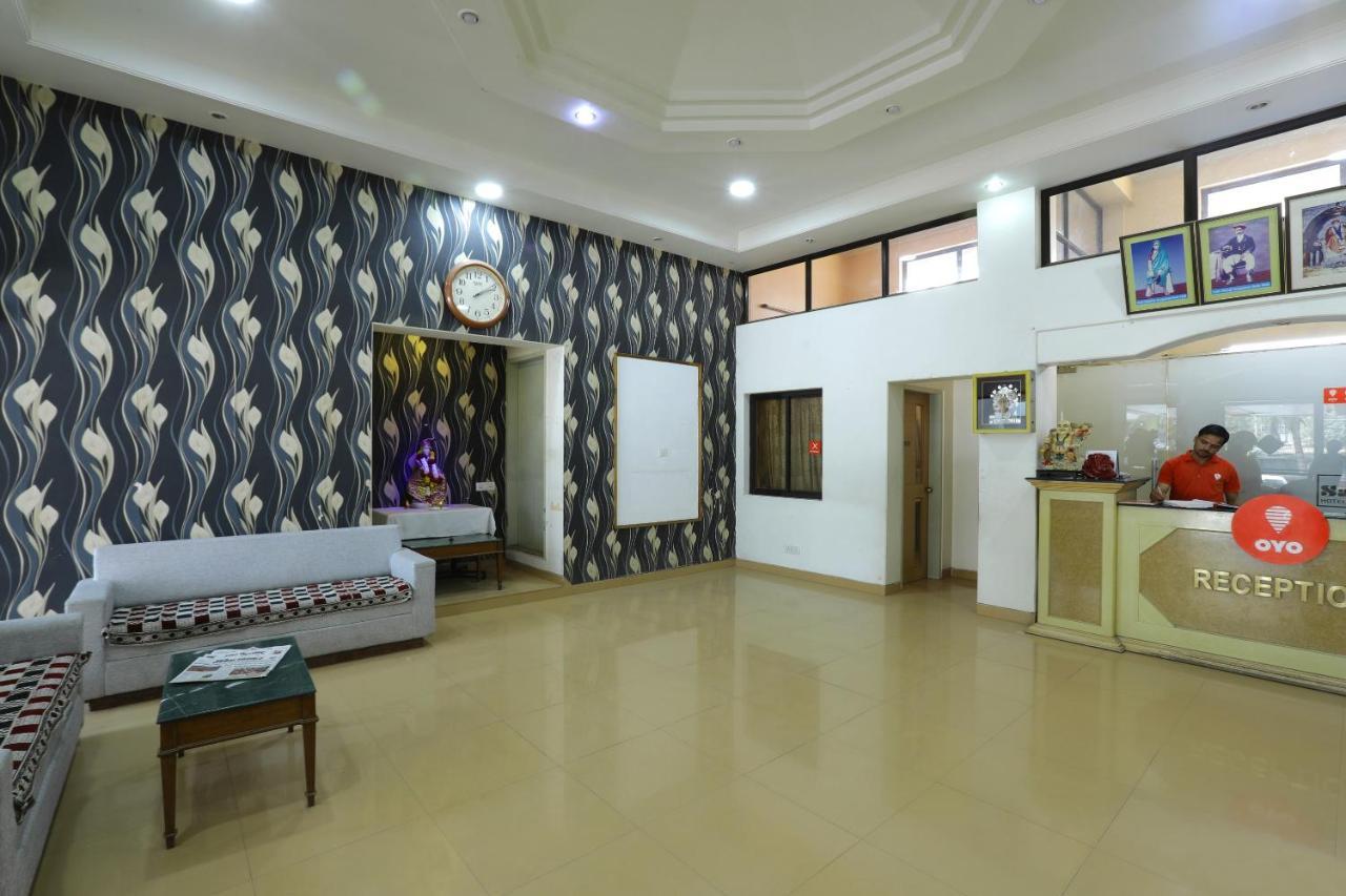 Saish Hotel Ширди Экстерьер фото