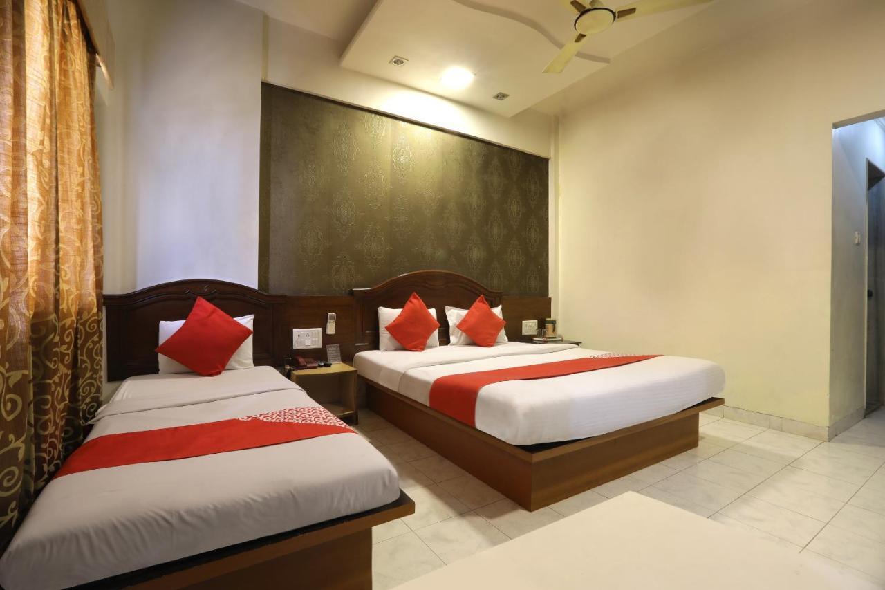 Saish Hotel Ширди Экстерьер фото