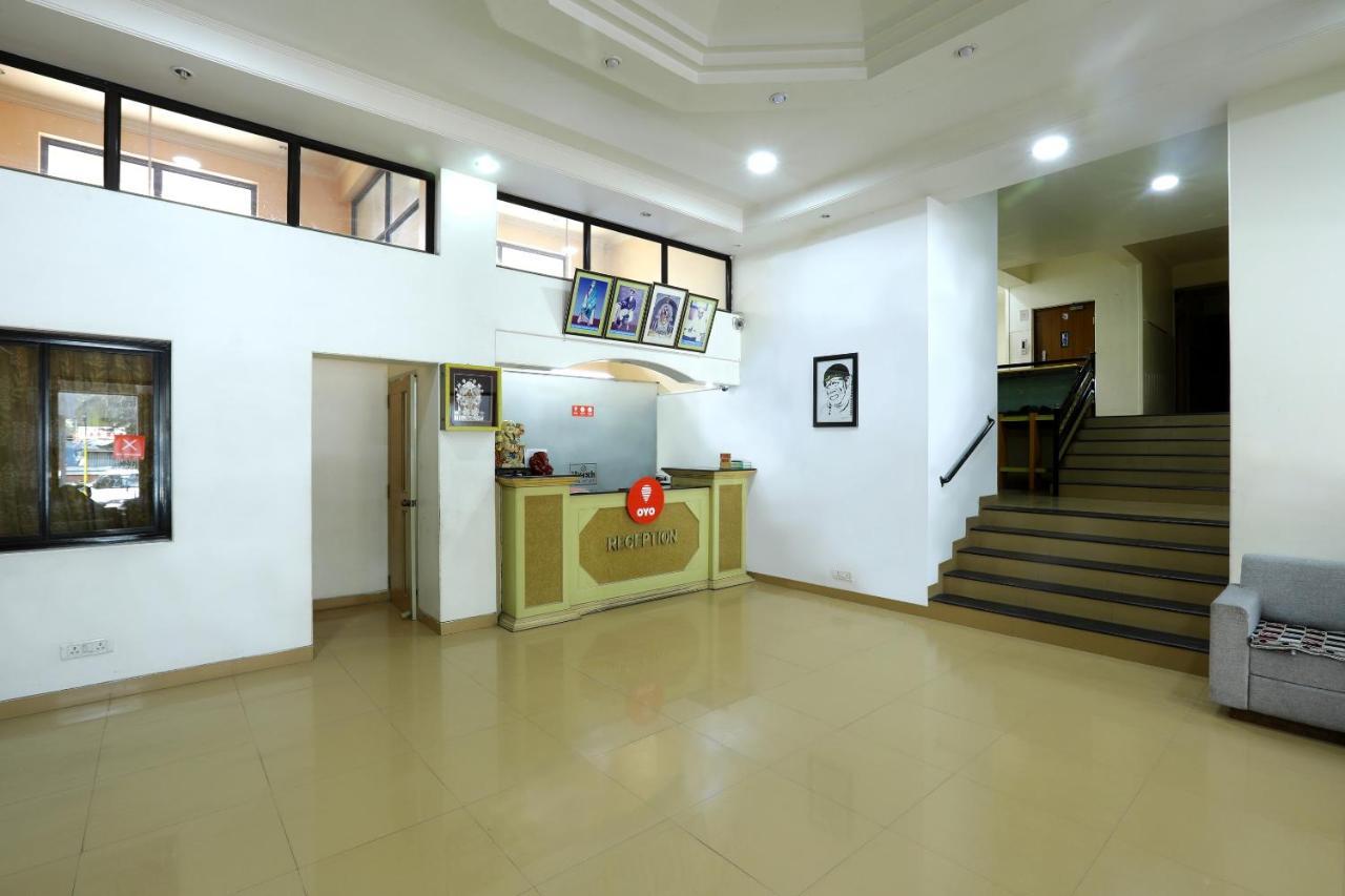 Saish Hotel Ширди Экстерьер фото