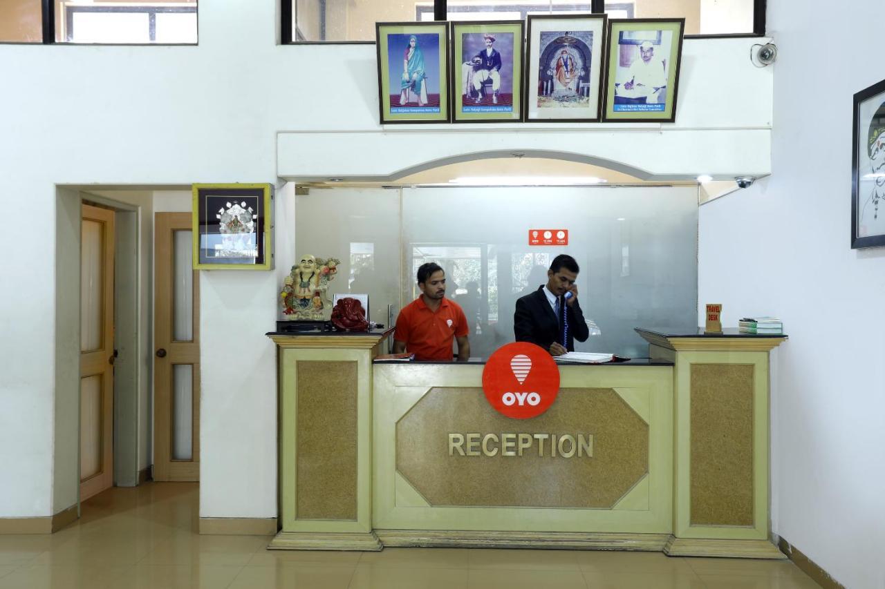 Saish Hotel Ширди Экстерьер фото